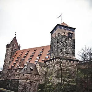 - Youth , Nürnberg Almanya